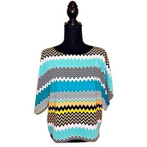 FRANCESCA'S COLLECTIONS MULTI COLORED ZIG ZAG PATTERN BLOUSE WITH ZIPPER BACK